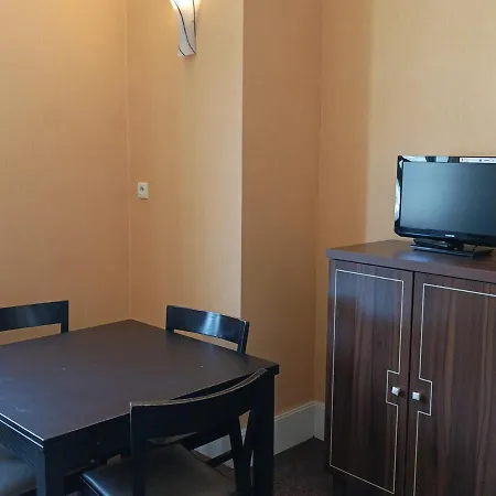 T3 Dans Chateau Avec Piscine Et Sauna A - 6 Pers, 55m² - Fr-1-165b-32 Jausiers